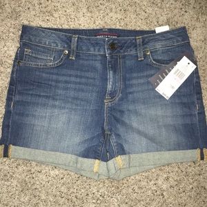 NWT• Tommy Hilfiger • Jean Shorts